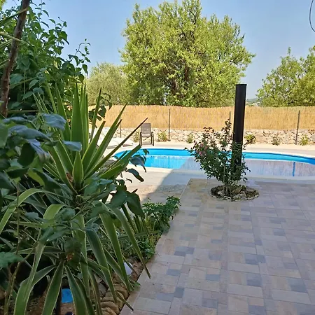 Apartment Laura - With Private Swimming Pool