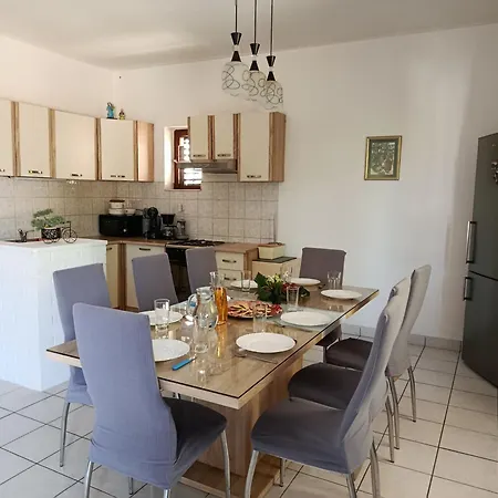 Laura - With Private Swimming Pool Apartment Sibenik