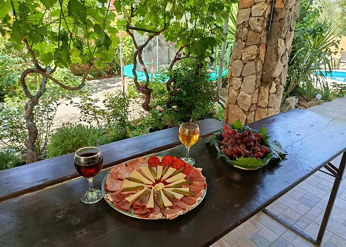 Laura - With Private Swimming Pool *