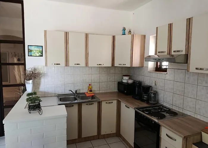 Laura - With Private Swimming Pool *