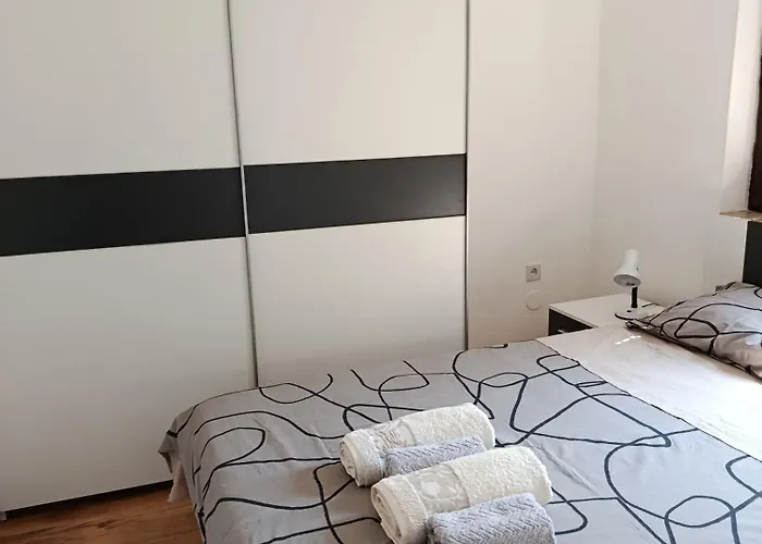 Laura - With Private Swimming Pool 아파트 *