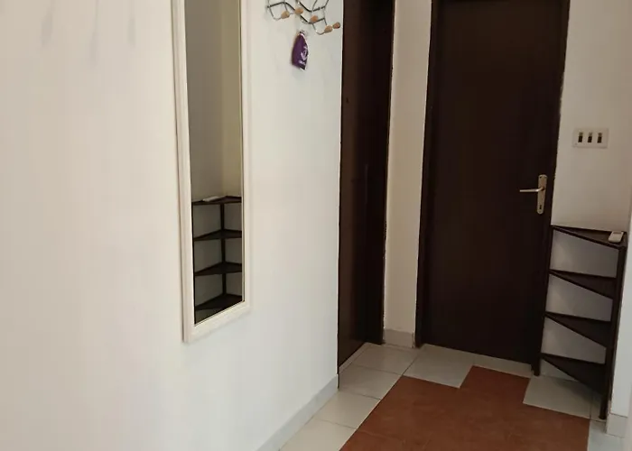 Laura - With Private Swimming Pool 아파트 시베니크